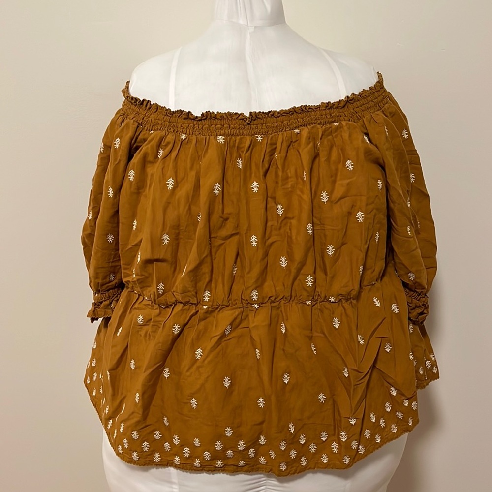 Old Navy - Smocked Embroidered Peplum Top | Puff-Sleeves (3X)